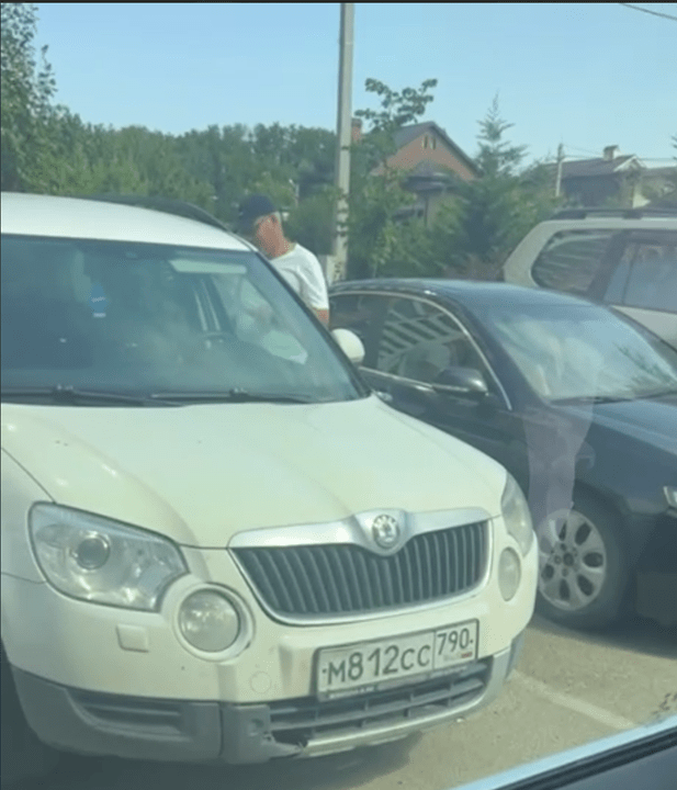 السيارة برقم М812СС 790RUS Skoda Yeti مسجلة